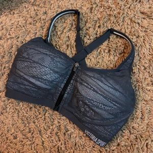 Victoria’s Secret Knockout Front-Close Sport Bra